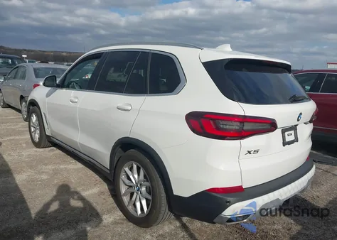 2021 BMW X5 xDrive40I z USA, uszkodzony, nr VIN 5UXCR6C06M9E22651